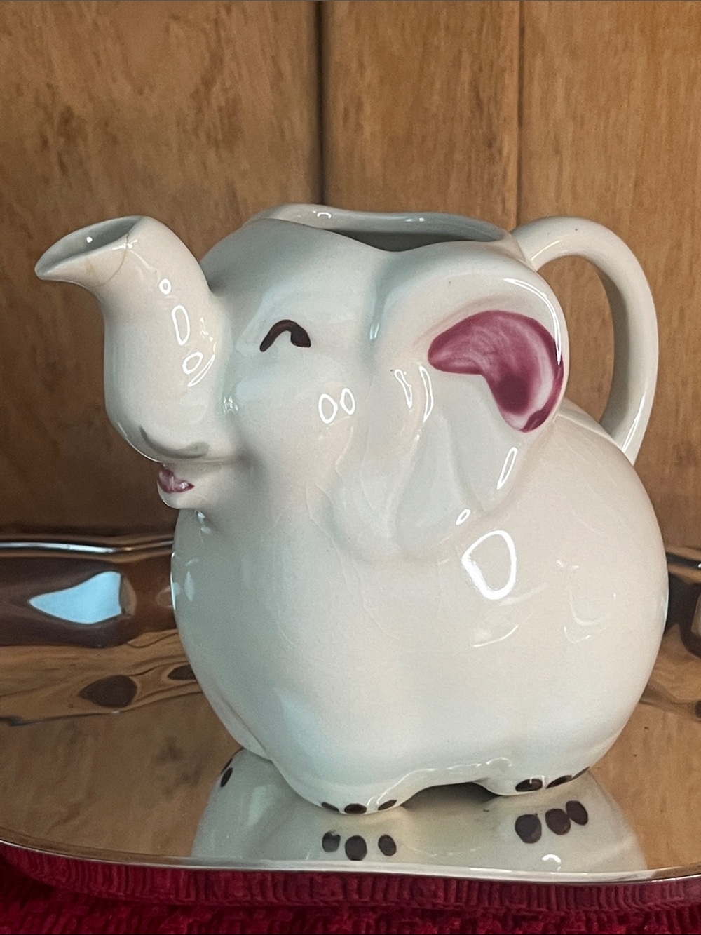 Absolutely Adorable, Vintage 40’s, Shawnee Pottery Elephant Creamer. AS IS!